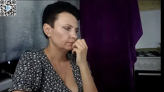 Snapshot of HotMamaQueen234 chatting on June 25, 2026, 11:54 pm HotMamaQueen234 online show from June 25, 2026, 11:54 pm