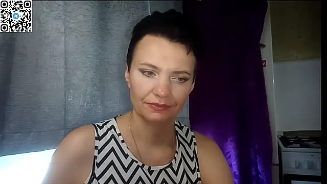 Snapshot of HotMamaQueen234 chatting on July 2, 2026, 10:32 am HotMamaQueen234 online show from July 2, 2026, 10:32 am