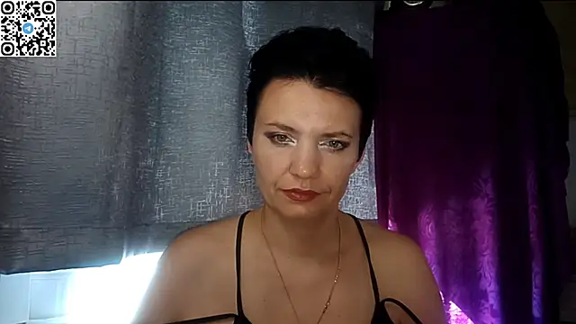 HotMamaQueen234 online show from June 14, 2026, 1:01 pm