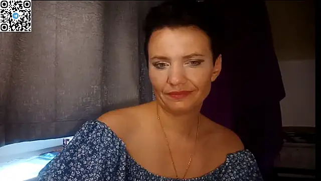 Snapshot of HotMamaQueen234 chatting on July 1, 2026, 11:54 am HotMamaQueen234 online show from July 1, 2026, 11:54 am