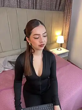 alana gv online show from April 30, 2026, 12:34 pm