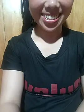 Snapshot of Limchann chatting on April 1, 2026, 1:41 pm Limchann online show from April 1, 2026, 1:41 pm