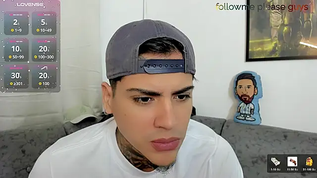 Snapshot of sweetlatinoboy chatting on June 9, 2026, 12:06 pm sweetlatinoboy online show from June 9, 2026, 12:06 pm