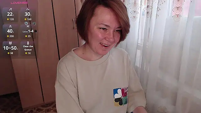 Snapshot of Julia_Vagrik chatting on May 8, 2026, 11:14 am Julia Vagrik online show from May 8, 2026, 11:14 am