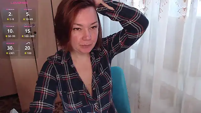 Snapshot of Julia_Vagrik chatting on May 4, 2026, 10:07 am Julia Vagrik online show from May 4, 2026, 10:07 am