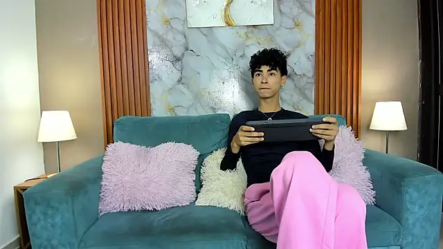 Snapshot of NAUGHTY_BOYS1 chatting on April 9, 2026, 7:20 pm NAUGHTY BOYS1 online show from April 9, 2026, 7:20 pm