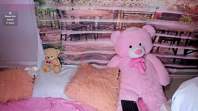 Snapshot of little_doll18_ chatting on June 17, 2026, 9:03 pm little doll18 online show from June 17, 2026, 9:03 pm