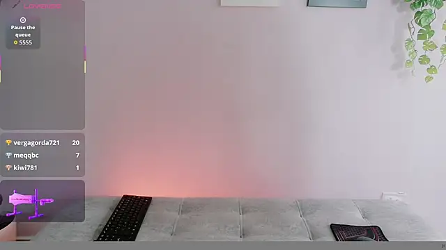 Snapshot of Zara_Fire chatting on May 31, 2026, 7:03 pm Zara Fire online show from May 31, 2026, 7:03 pm