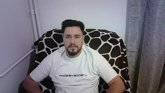Gianiboy99 online show from May 8, 2026, 7:28 pm