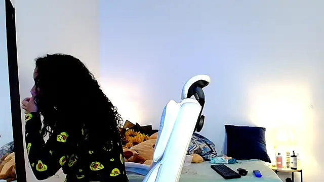 Luciianita lov199 online show from May 11, 2026, 8:28 pm