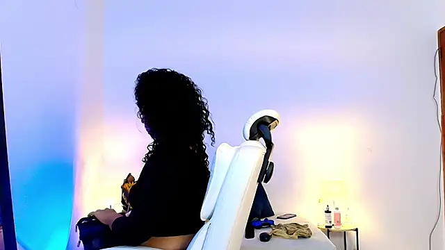 Luciianita lov199 online show from May 17, 2026, 8:20 pm