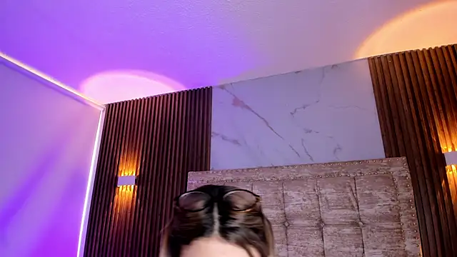 Amber Palmer online show from June 16, 2026, 8:42 pm