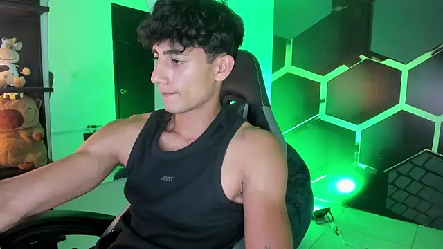 MaxiimoRomano  online show from July 1, 2026, 7:25 pm