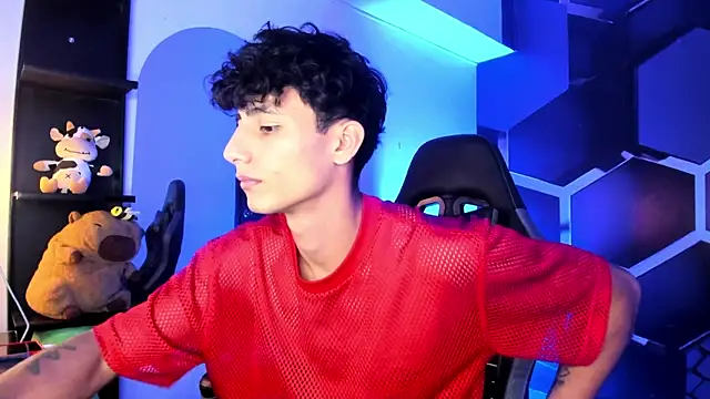 MaxiimoRomano  online show from July 9, 2026, 7:24 pm