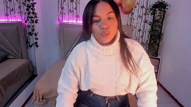 Snapshot of adhara_angelss chatting on May 12, 2026, 2:41 am adhara angelss online show from May 12, 2026, 2:41 am
