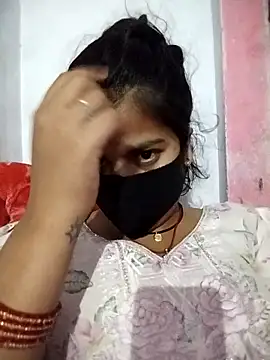 Pallavi cute online show from April 11, 2026, 6:11 pm