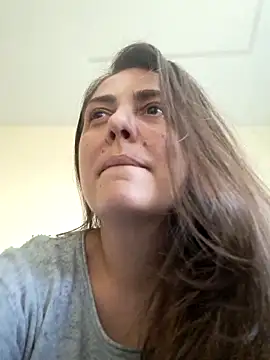 Arya Malone online show from April 17, 2026, 12:19 pm