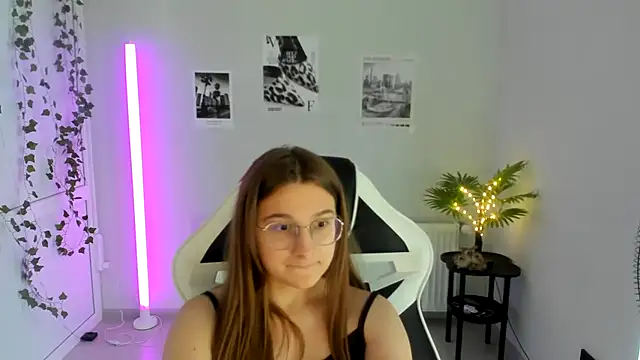 Snapshot of Mia_kristal chatting on July 22, 2026, 1:13 pm Mia kristal online show from July 22, 2026, 1:13 pm