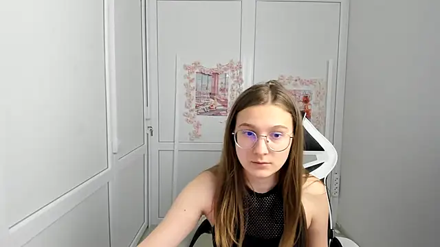 Snapshot of Mia_kristal chatting on June 2, 2026, 9:09 am Mia kristal online show from June 2, 2026, 9:09 am