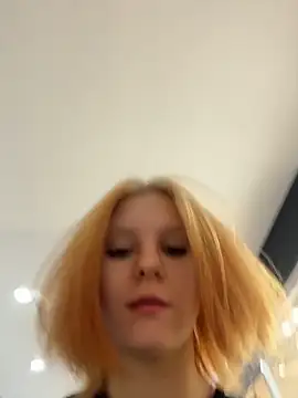 NinaParri online show from April 19, 2026, 3:51 am
