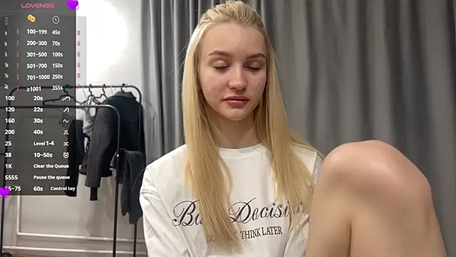 Snapshot of MelissaEvenns chatting on May 23, 2026, 1:10 pm MelissaEvenns online show from May 23, 2026, 1:10 pm