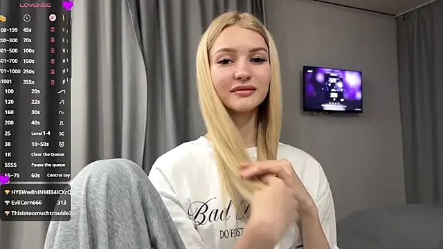 Snapshot of MelissaEvenns chatting on June 19, 2026, 3:29 pm MelissaEvenns online show from June 19, 2026, 3:29 pm