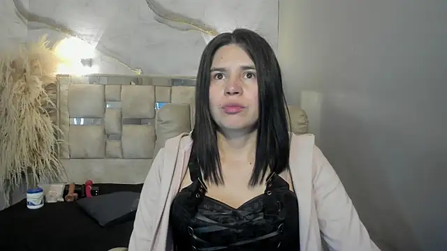 Snapshot of Cata_black chatting on June 12, 2026, 12:58 pm Cata black online show from June 12, 2026, 12:58 pm