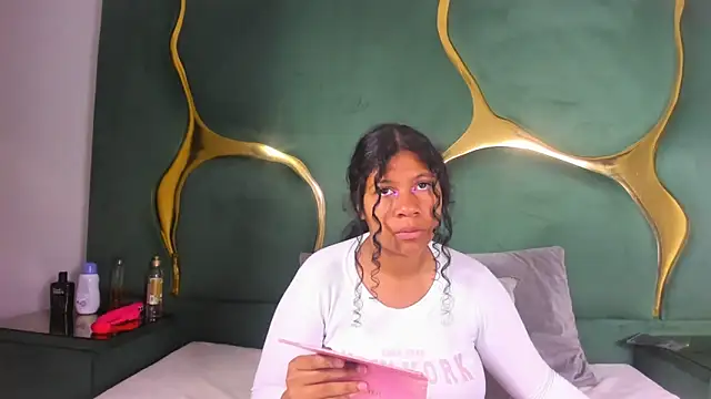 Snapshot of taty_sexxx chatting on April 27, 2026, 2:48 pm taty sexxx online show from April 27, 2026, 2:48 pm