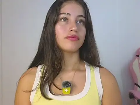 Snapshot of Bella_Goddess_ chatting on July 10, 2026, 2:50 pm Bella Goddess online show from July 10, 2026, 2:50 pm