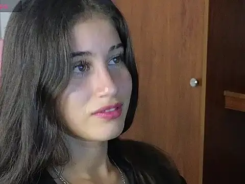 Bella Goddess  online show from June 20, 2026, 10:26 pm