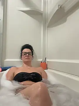 yourgoodgirl85 online show from March 18, 2026, 1:31 am