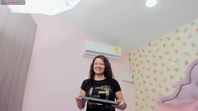 Snapshot of crystal_watson0 chatting on June 28, 2026, 12:44 pm crystal watson0 online show from June 28, 2026, 12:44 pm
