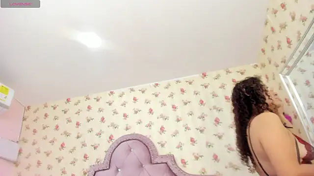 Snapshot of crystal_watson0 chatting on August 2, 2026, 1:20 pm crystal watson0 online show from August 2, 2026, 1:20 pm