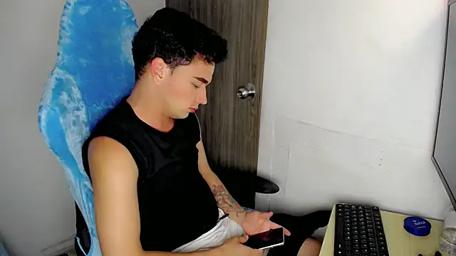Snapshot of Mathias_twinkk chatting on March 29, 2026, 5:47 pm Mathias twinkk online show from March 29, 2026, 5:47 pm