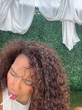 CurlyOopsieXXX online show from July 2, 2026, 9:21 pm