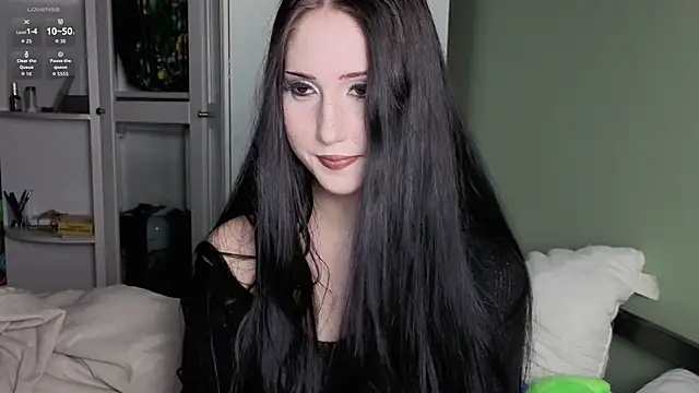 Snapshot of Nymphorina chatting on May 16, 2026, 7:35 pm Nymphorina online show from May 16, 2026, 7:35 pm