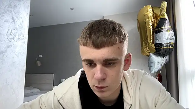 Snapshot of SoloFury chatting on June 4, 2026, 9:36 am SoloFury online show from June 4, 2026, 9:36 am