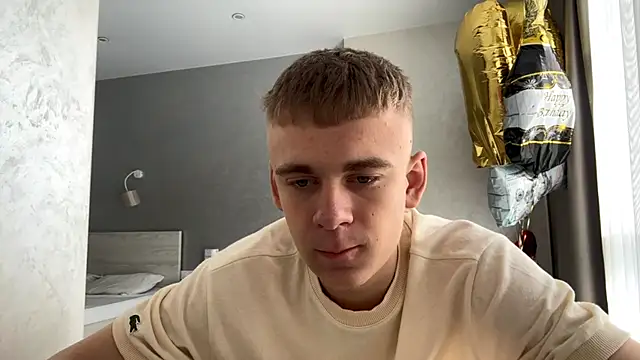 Snapshot of SoloFury chatting on June 16, 2026, 7:08 am SoloFury online show from June 16, 2026, 7:08 am