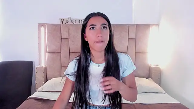 Kinky  couplee online show from March 26, 2026, 7:34 pm