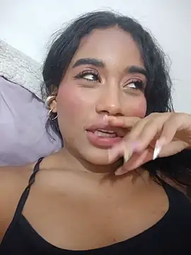Horny Brunette  online show from May 19, 2026, 3:02 am