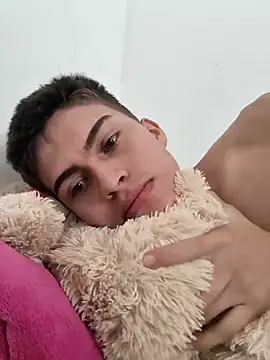 Snapshot of moneylove19 chatting on April 3, 2026, 2:56 pm moneylove19 online show from April 3, 2026, 2:56 pm