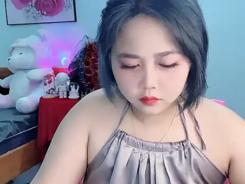 Snapshot of Nhanlu009 chatting on May 4, 2026, 11:57 am Nhanlu009 online show from May 4, 2026, 11:57 am