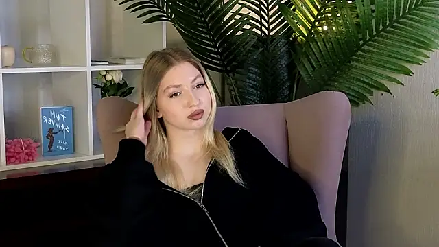 Snapshot of ShuLievens chatting on March 21, 2026, 8:15 am ShuLievens online show from March 21, 2026, 8:15 am