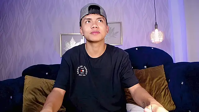Snapshot of thiagosterling chatting on May 6, 2026, 10:25 pm thiagosterling online show from May 6, 2026, 10:25 pm