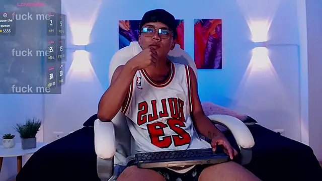 Snapshot of thiagosterling chatting on April 8, 2026, 11:28 pm thiagosterling online show from April 8, 2026, 11:28 pm