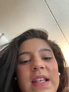 pinkylatenights online show from March 18, 2026, 6:20 pm