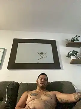 HOTB0Y18 online show from April 1, 2026, 2:03 pm