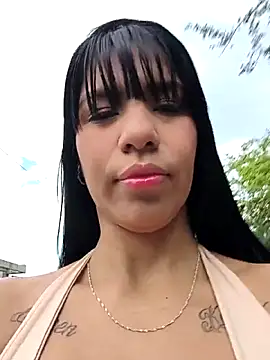 Snapshot of MonserratJons01 chatting on April 19, 2026, 2:18 pm MonserratJons01 online show from April 19, 2026, 2:18 pm