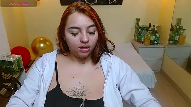 Snapshot of Miley_Clarck chatting on May 6, 2026, 12:31 pm Miley Clarck online show from May 6, 2026, 12:31 pm