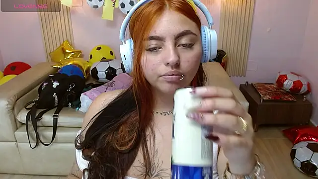 Snapshot of Miley_Clarck chatting on July 10, 2026, 7:25 pm Miley Clarck online show from July 10, 2026, 7:25 pm